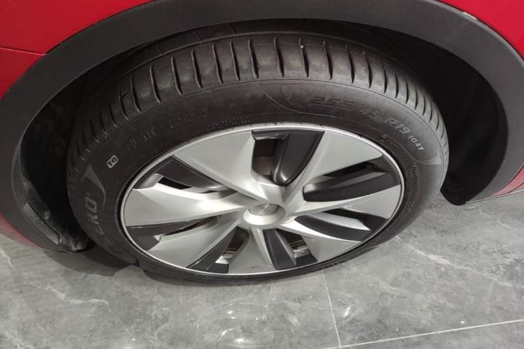 Used Tesla Model Y 2022 Revised Version Rear-Wheel Drive Left Front Wheel Hub