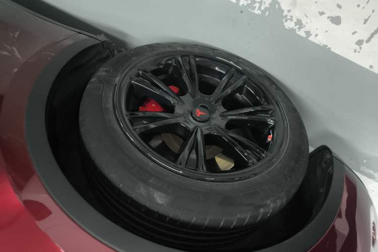 Used Tesla Model Y 2022 Revised Version Rear-Wheel Drive Left Front Wheel Hub