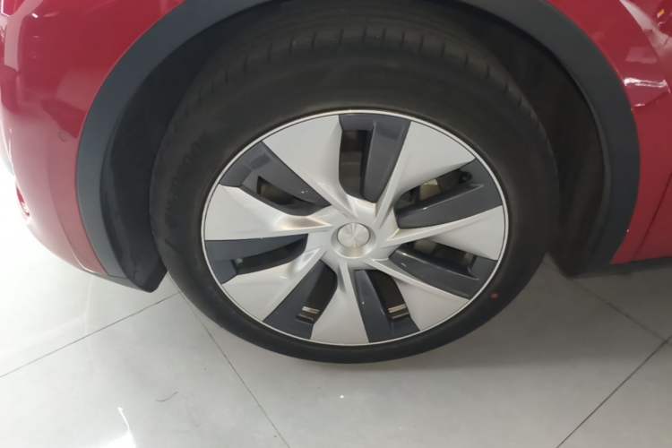 Used Tesla Model Y 2022 Rear-Wheel-Drive Version Left Front Wheel Hub