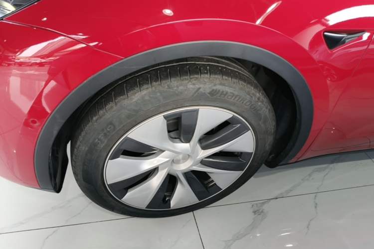 Used Tesla Model Y 2022 Rear-Wheel-Drive Version Left Front Wheel Hub