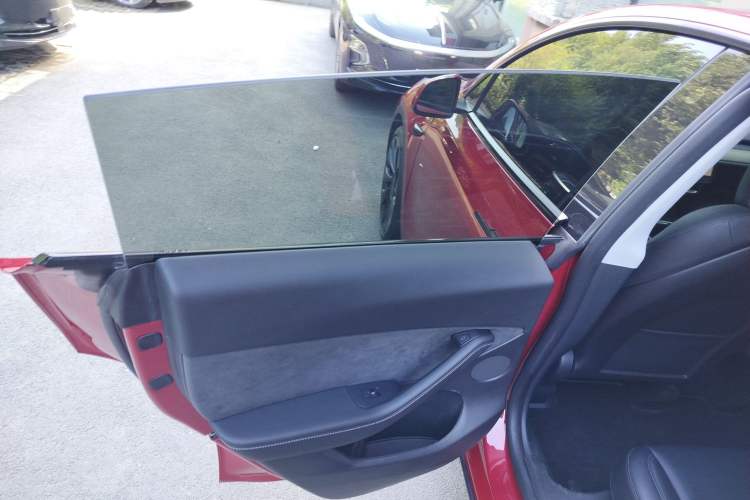 Used Tesla Model Y 2022 Performance High-Performance All-Wheel-Drive Version Left Rear Door Interior