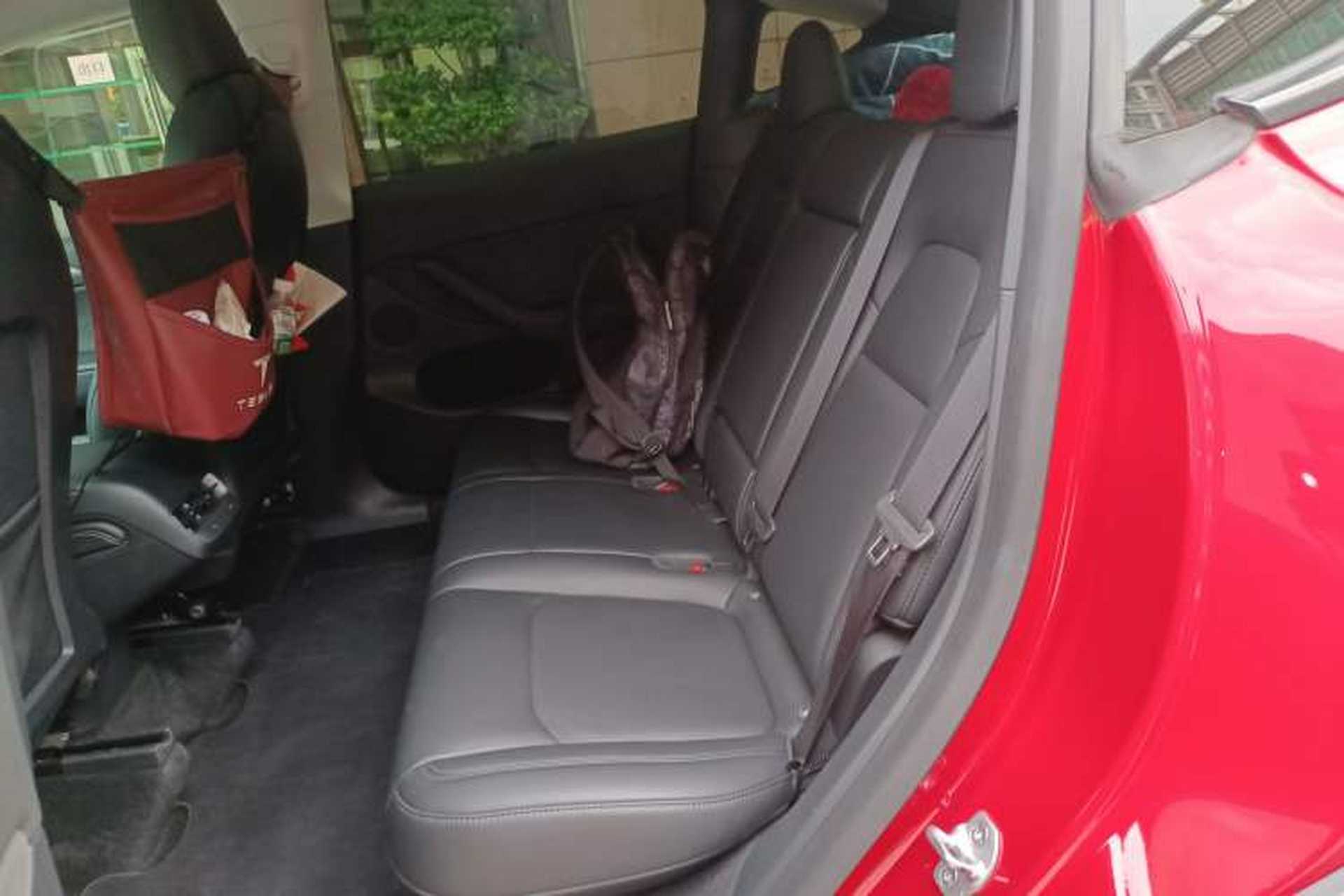 Used Tesla Model Y 2022 Long-Range All-Wheel-Drive Version Left Rear Seat