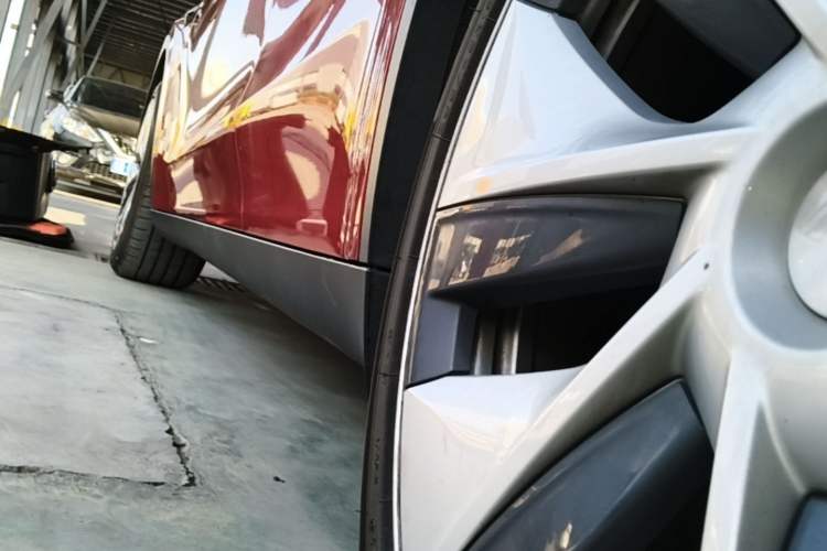 Used Tesla Model Y 2022 Revised Version Rear-Wheel Drive Left Side Sill