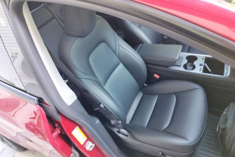 Used Tesla Model Y 2022 Performance High-Performance All-Wheel-Drive Version Right Front Seat