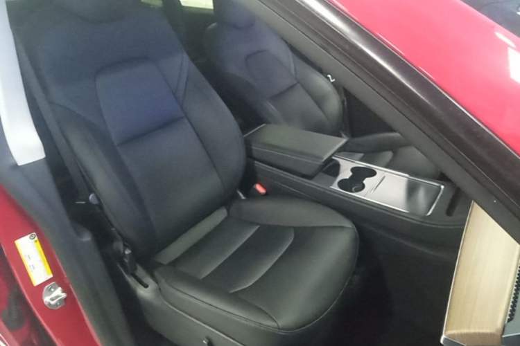 Used Tesla Model Y 2022 Rear-Wheel-Drive Version Right Front Seat