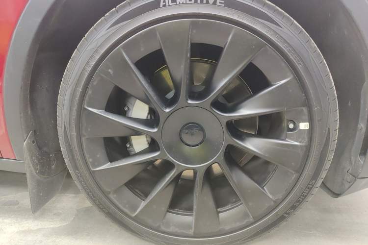 Used Tesla Model Y 2022 Revised Version Rear-Wheel Drive Right Front Wheel Hub