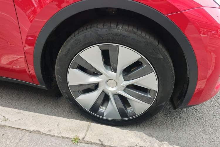Used Tesla Model Y 2022 Rear-Wheel-Drive Version Right Front Wheel Hub