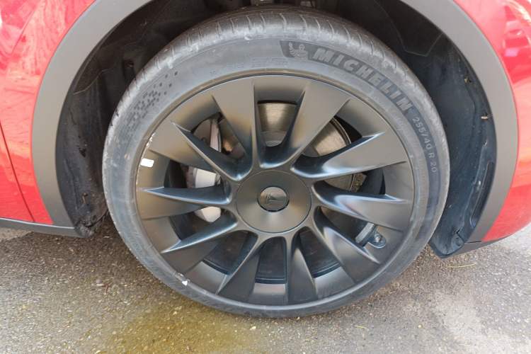 Used Tesla Model Y 2022 Revised Version Rear-Wheel Drive Right Front Wheel Hub