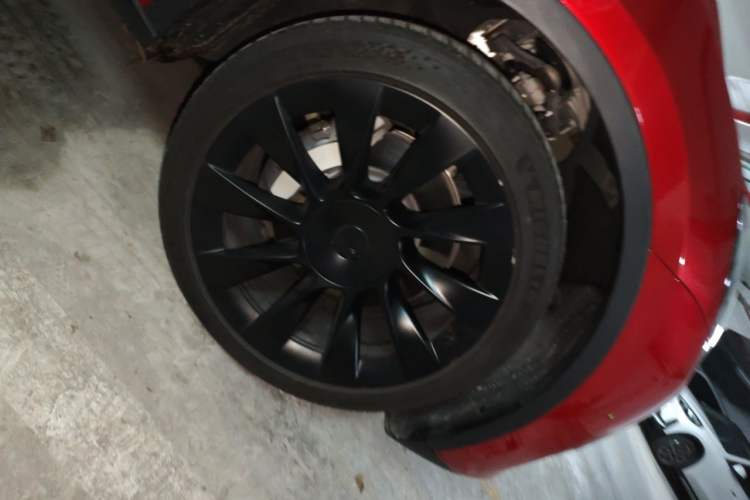 Used Tesla Model Y 2022 Revised Version Long-Range All-Wheel Drive Right Front Wheel Hub