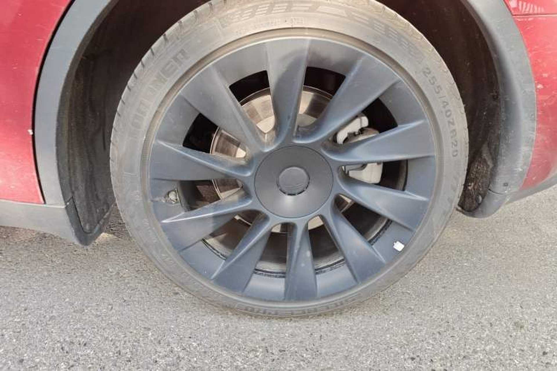 Used Tesla Model Y 2022 Rear-Wheel-Drive Version Right Front Wheel Hub