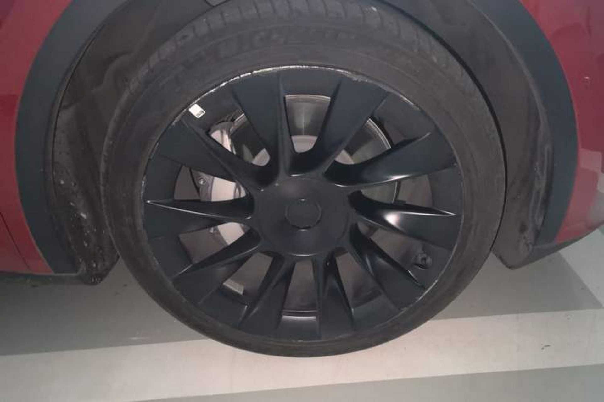 Used Tesla Model Y 2022 Revised Version Long-Range All-Wheel Drive Right Front Wheel Hub