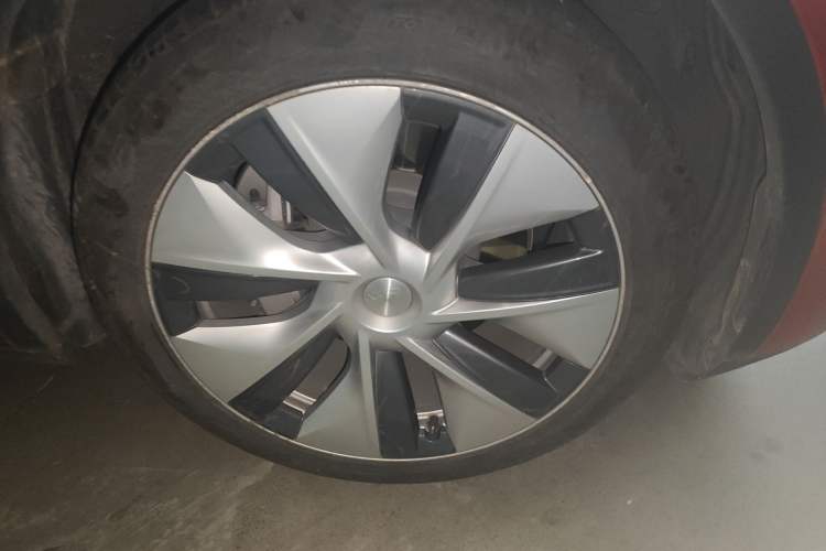 Used Tesla Model Y 2022 Revised Version Rear-Wheel Drive Right Front Wheel Hub