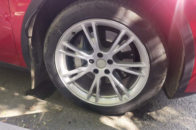 Used Tesla Model Y 2022 Revised Version Rear-Wheel Drive Right Front Wheel Hub