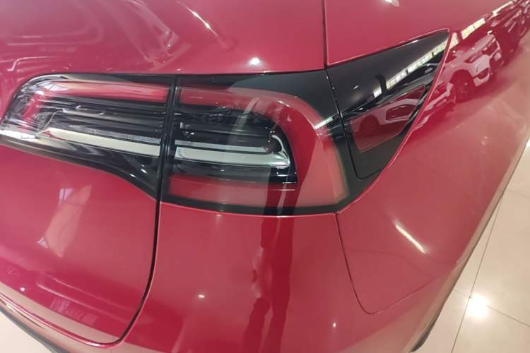 Used Tesla Model Y 2022 Revised Version Rear-Wheel Drive Right Rear Taillight