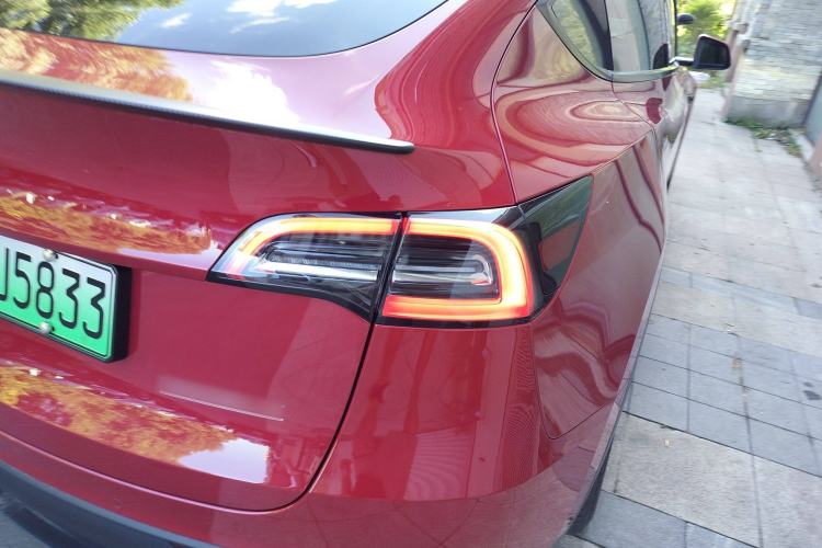 Used Tesla Model Y 2022 Performance High-Performance All-Wheel-Drive Version Right Rear Taillight