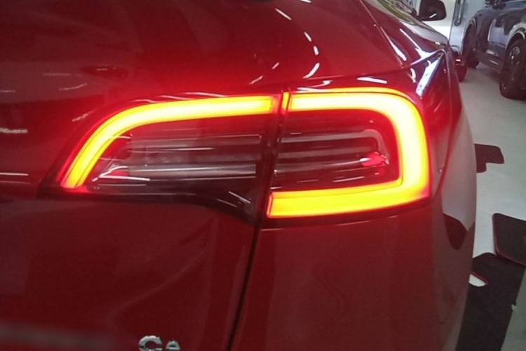 Used Tesla Model Y 2022 Rear-Wheel-Drive Version Right Rear Taillight