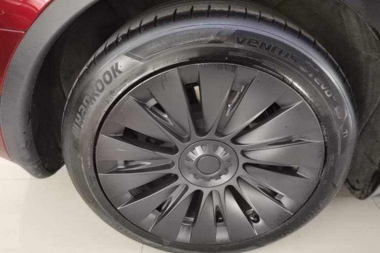 Used Tesla Model Y 2022 Revised Version Rear-Wheel Drive Right Rear Wheel Hub
