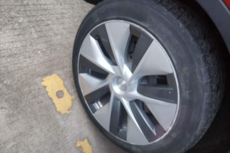 Used Tesla Model Y 2022 Revised Version Rear-Wheel Drive Right Rear Wheel Hub