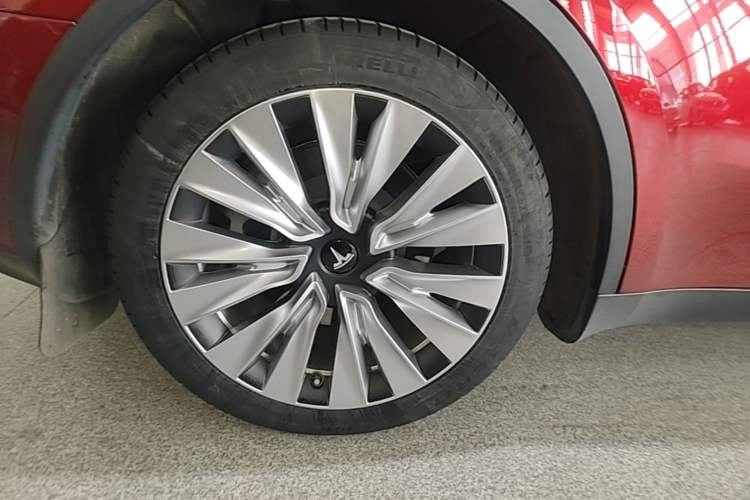 Used Tesla Model Y 2022 Revised Version Rear-Wheel Drive Right Rear Wheel Hub