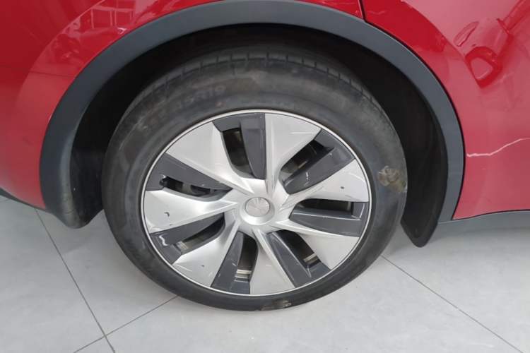 Used Tesla Model Y 2022 Rear-Wheel-Drive Version Right Rear Wheel Hub