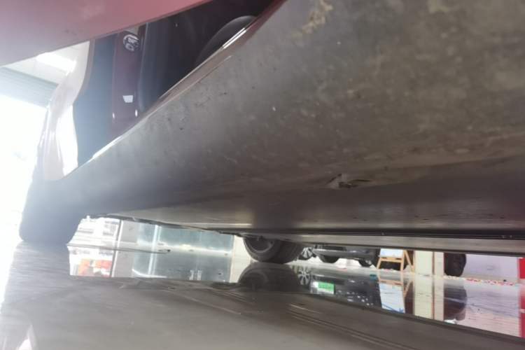 Used Tesla Model Y 2022 Revised Version Long-Range All-Wheel Drive Right Side Sill