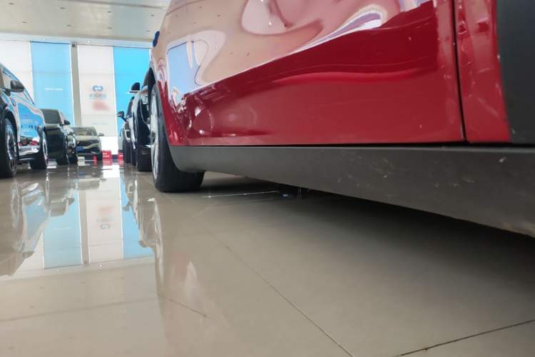Used Tesla Model Y 2022 Revised Version Rear-Wheel Drive Right Side Sill