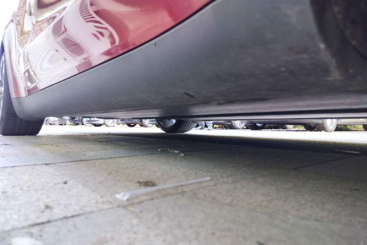 Used Tesla Model Y 2022 Performance High-Performance All-Wheel-Drive Version Right Side Sill