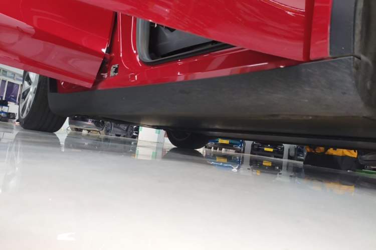 Used Tesla Model Y 2022 Rear-Wheel-Drive Version Right Side Sill