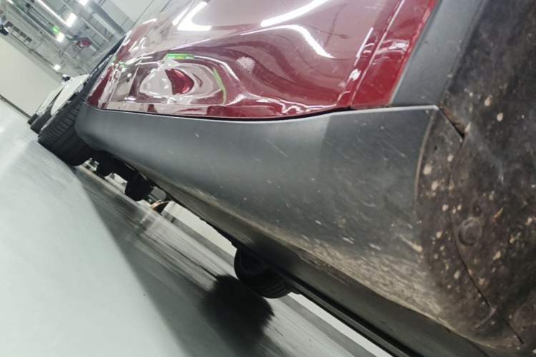 Used Tesla Model Y 2022 Revised Version Long-Range All-Wheel Drive Right Side Sill
