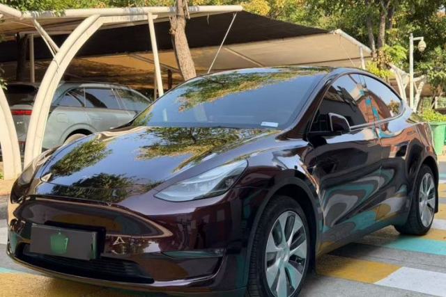 Used Tesla Model Y 2022 Long-Range All-Wheel-Drive Version