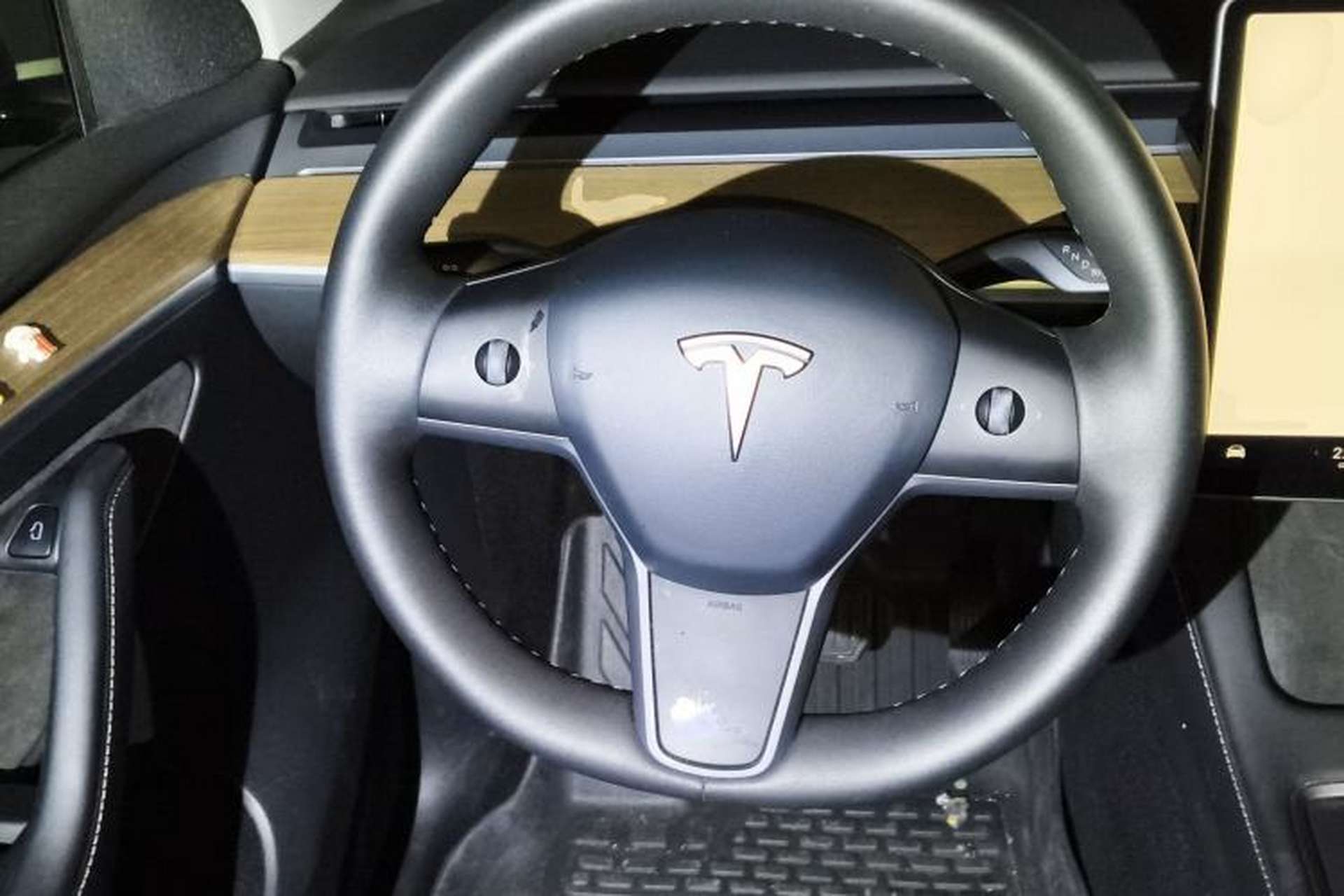 Used Tesla Model Y 2022 Rear-Wheel-Drive Version Steering Wheel