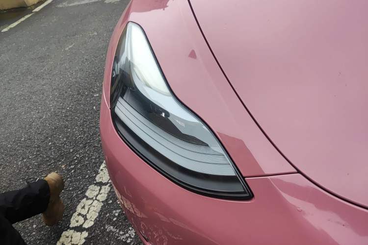 Used Tesla Model Y 2022 Long-Range All-Wheel-Drive Version Right Front Headlight