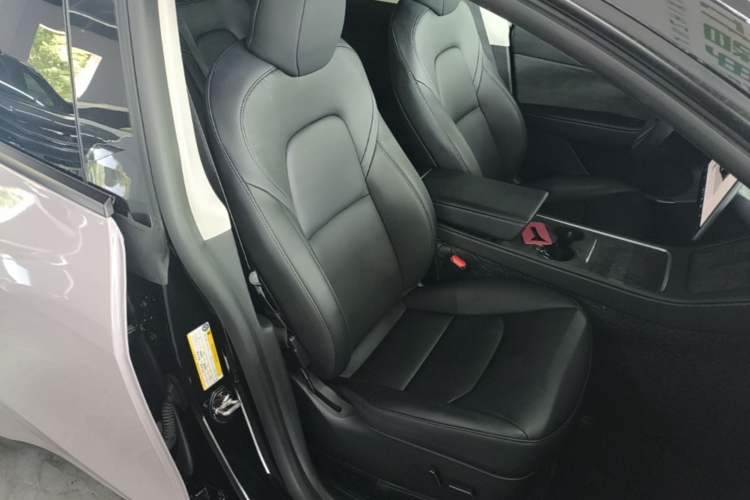Used Tesla Model Y 2022 Rear-Wheel-Drive Version Right Front Seat