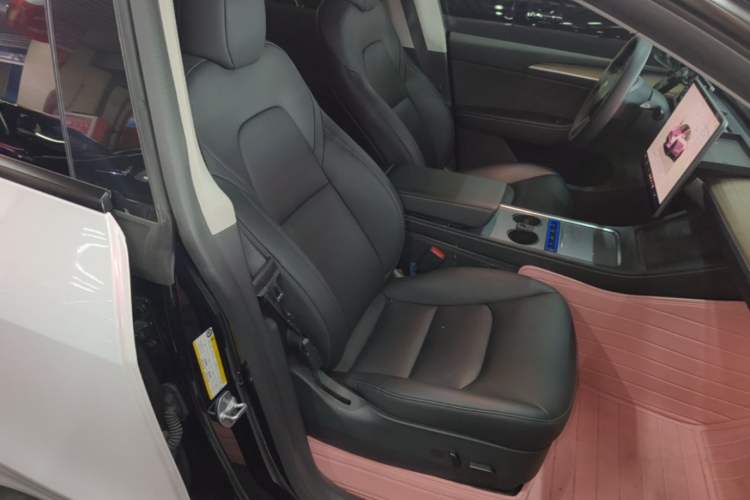 Used Tesla Model Y 2022 Rear-Wheel-Drive Version Right Front Seat