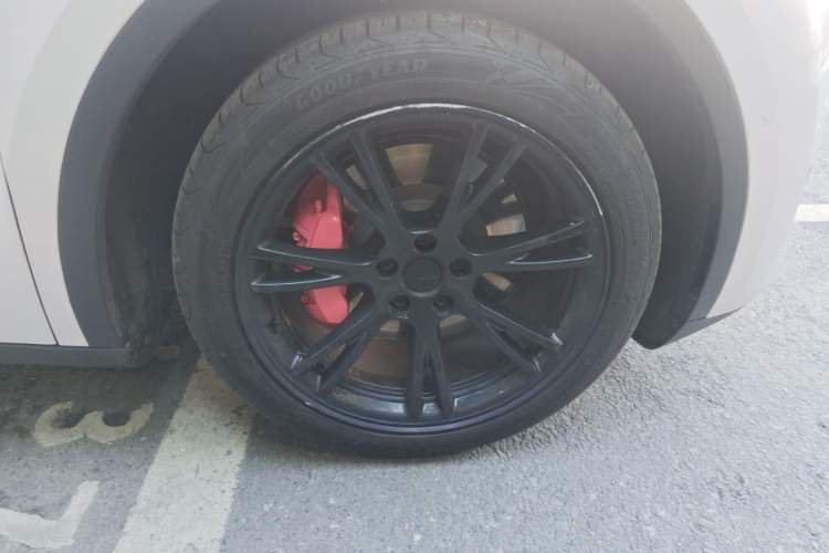 Used Tesla Model Y 2022 Revised Version Rear-Wheel Drive Right Front Wheel Hub