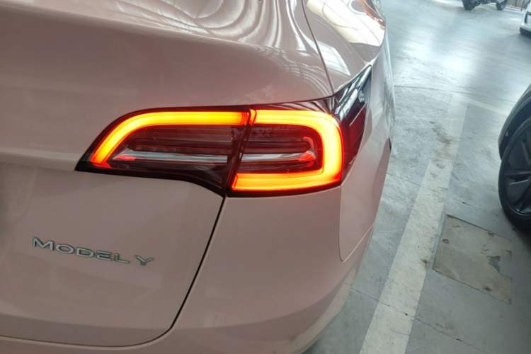 Used Tesla Model Y 2022 Revised Version Rear-Wheel Drive Right Rear Taillight
