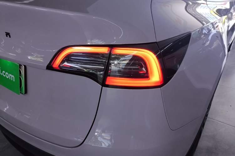 Used Tesla Model Y 2022 Rear-Wheel-Drive Version Right Rear Taillight