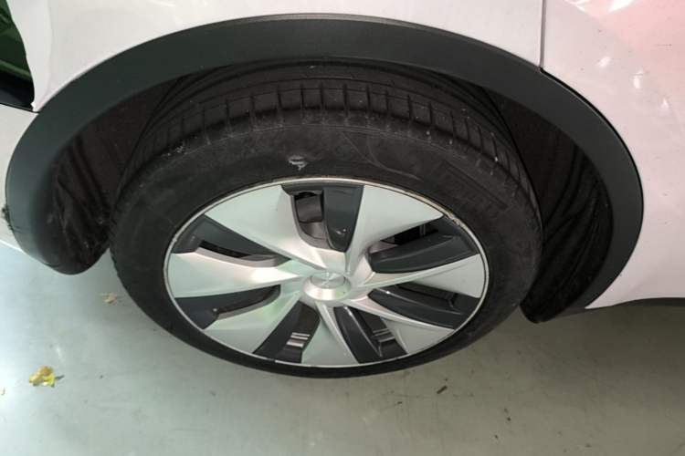 Used Tesla Model Y 2022 Revised Version Rear-Wheel Drive Right Rear Wheel Hub