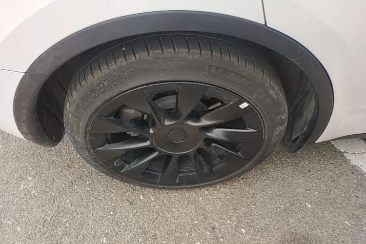 Used Tesla Model Y 2022 Revised Version Rear-Wheel Drive Right Rear Wheel Hub
