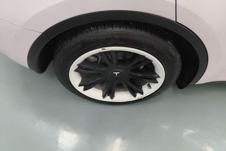 Used Tesla Model Y 2022 Revised Version Rear-Wheel Drive Right Rear Wheel Hub