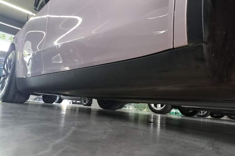 Used Tesla Model Y 2022 Rear-Wheel-Drive Version Right Side Sill