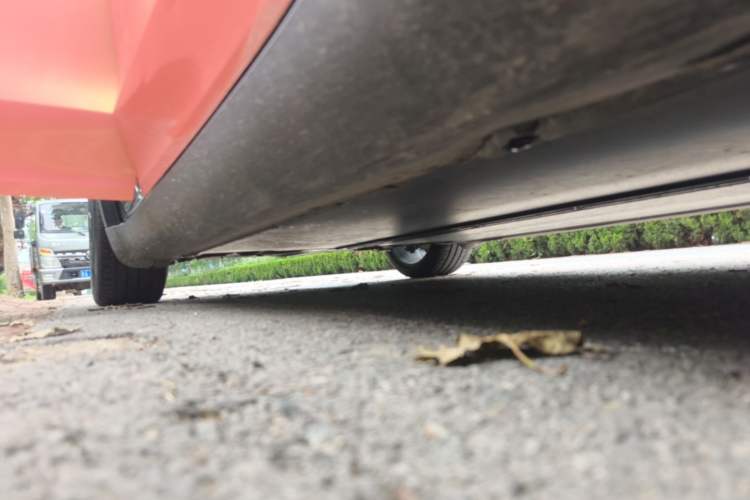 Used Tesla Model Y 2022 Revised Version Long-Range All-Wheel Drive Right Side Sill