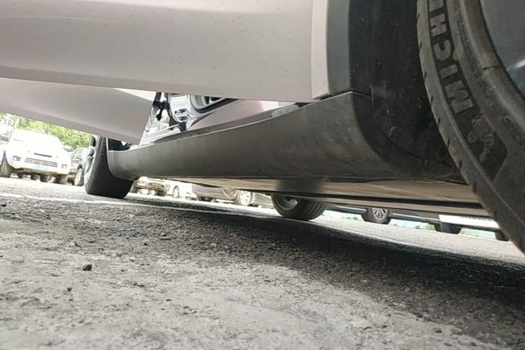 Used Tesla Model Y 2022 Revised Version Rear-Wheel Drive Right Side Sill