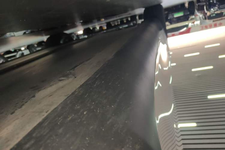 Used Tesla Model Y 2022 Rear-Wheel-Drive Version Right Side Sill