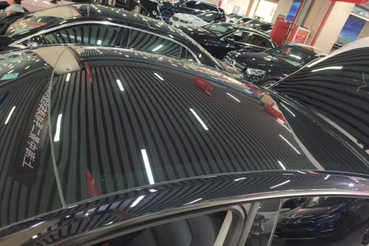 Used Tesla Model Y 2022 Rear-Wheel-Drive Version Roof