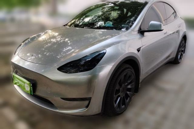 Used Tesla Model Y 2022 Long-Range All-Wheel-Drive Version