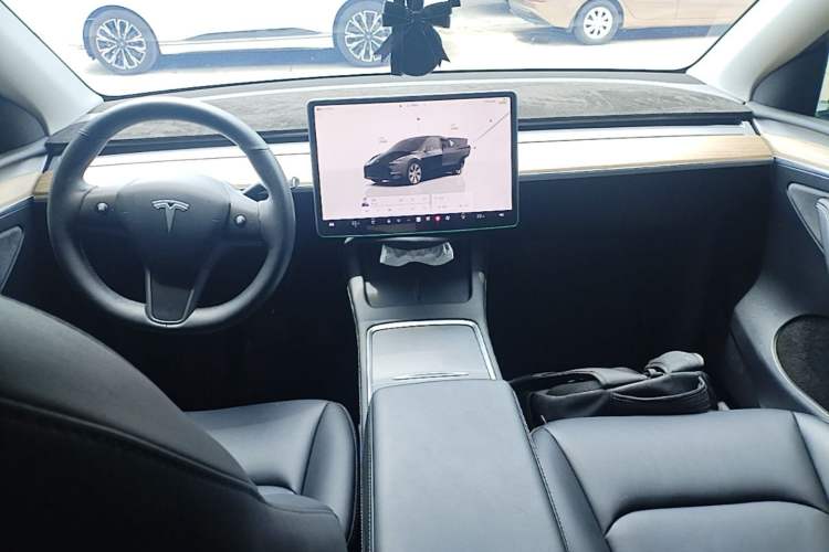 Used Tesla Model Y 2022 Rear-Wheel-Drive Version Center Console