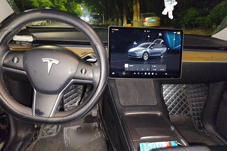 Used Tesla Model Y 2022 Revised Version Rear-Wheel Drive Center Console