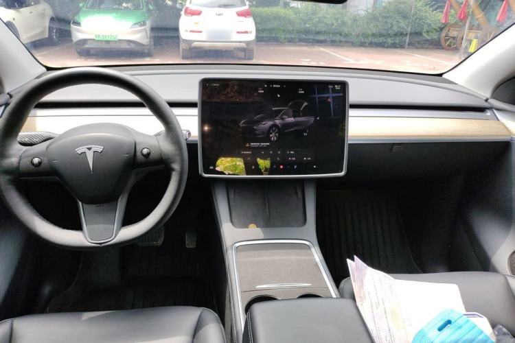 Used Tesla Model Y 2022 Revised Version Rear-Wheel Drive Center Console