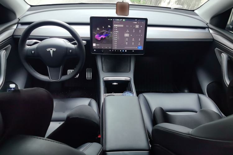 Used Tesla Model Y 2022 Performance High-Performance All-Wheel-Drive Version Center Console